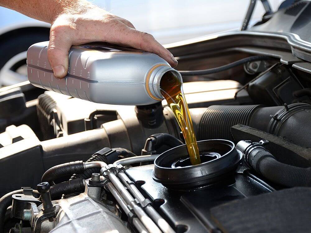 Timbangan untuk Menimbang Oli dan Pelumas di Pabrik Otomotif