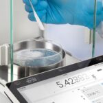 Penggunaan Timbangan RADWAG untuk Pengujian Bahan Kimia Presisi Tinggi